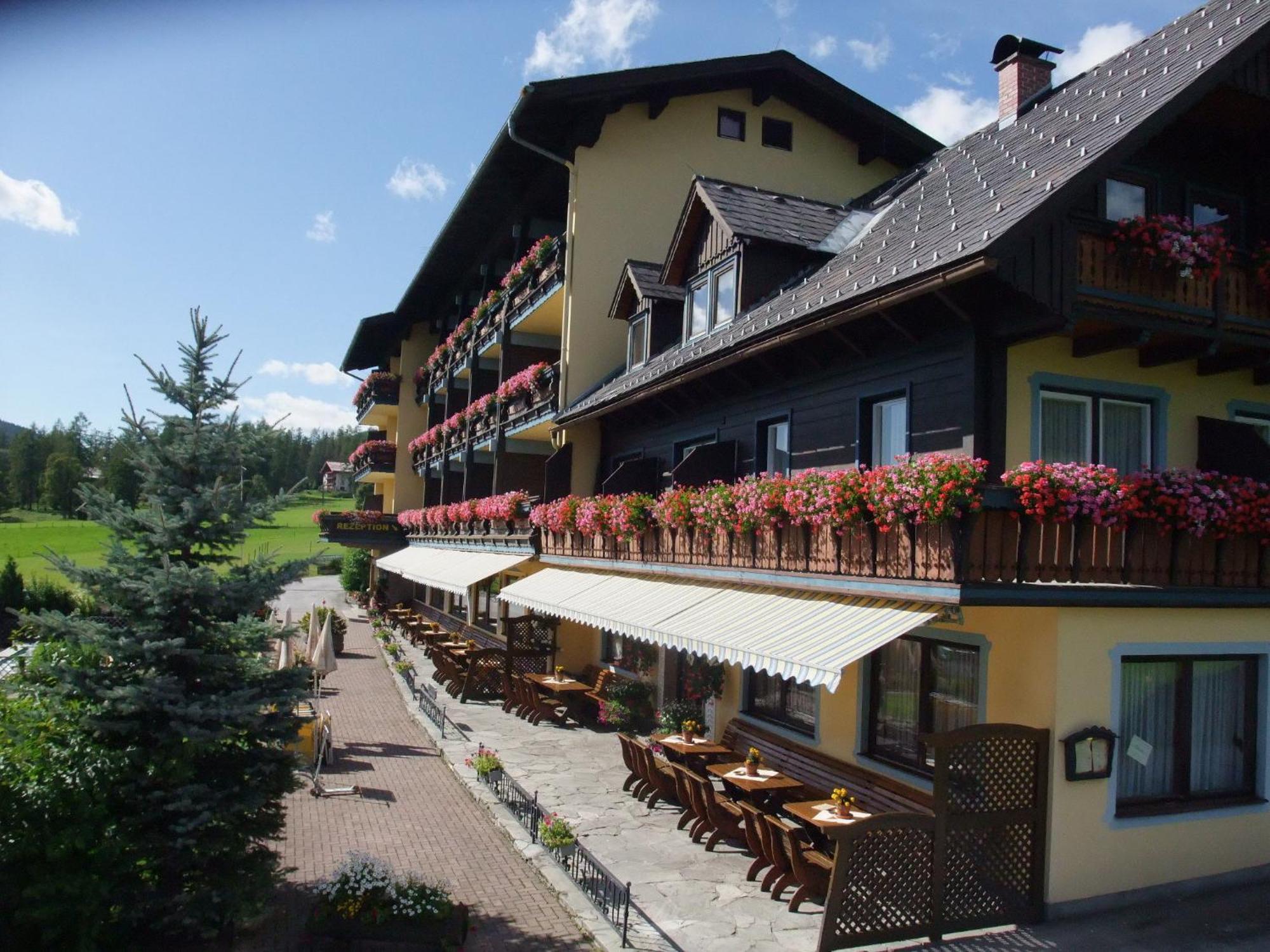 Ferienhotel Knollhof Ramsau am Dachstein Exterior photo